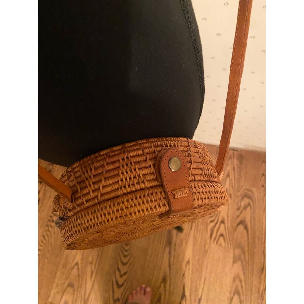 Rattan Round Bali Bag - Picture 2 of 4